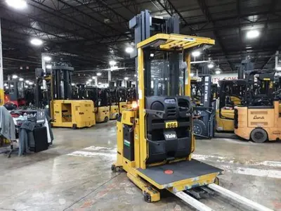 USED 2023 YALE OS030