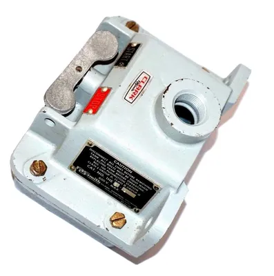 NEW AO SMITH CLARK CONTROLS 1HE2-1 START / STOP CONTROLLER 600V, 1HE21