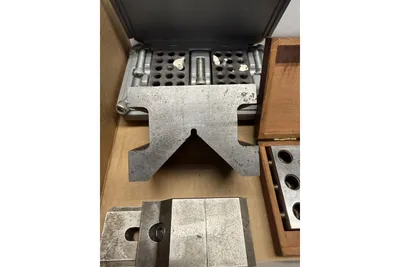 Used _UNKNOWN_ _UNKNOWN_ V-Blocks California US | KD Auctions #1359456