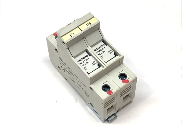 Used Siemens 2-Pole Fuse Holder, 10 x 38, 32A, 3.0W, 690V Fuse Accessories Michigan US | Maverick Industrial Sales #1389774
