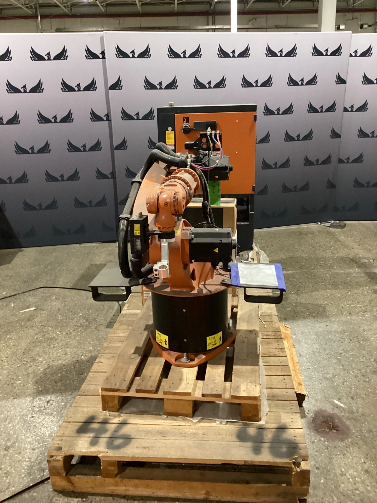 NEW 2015 KUKA KR16 L6-2 + KR C4 NA