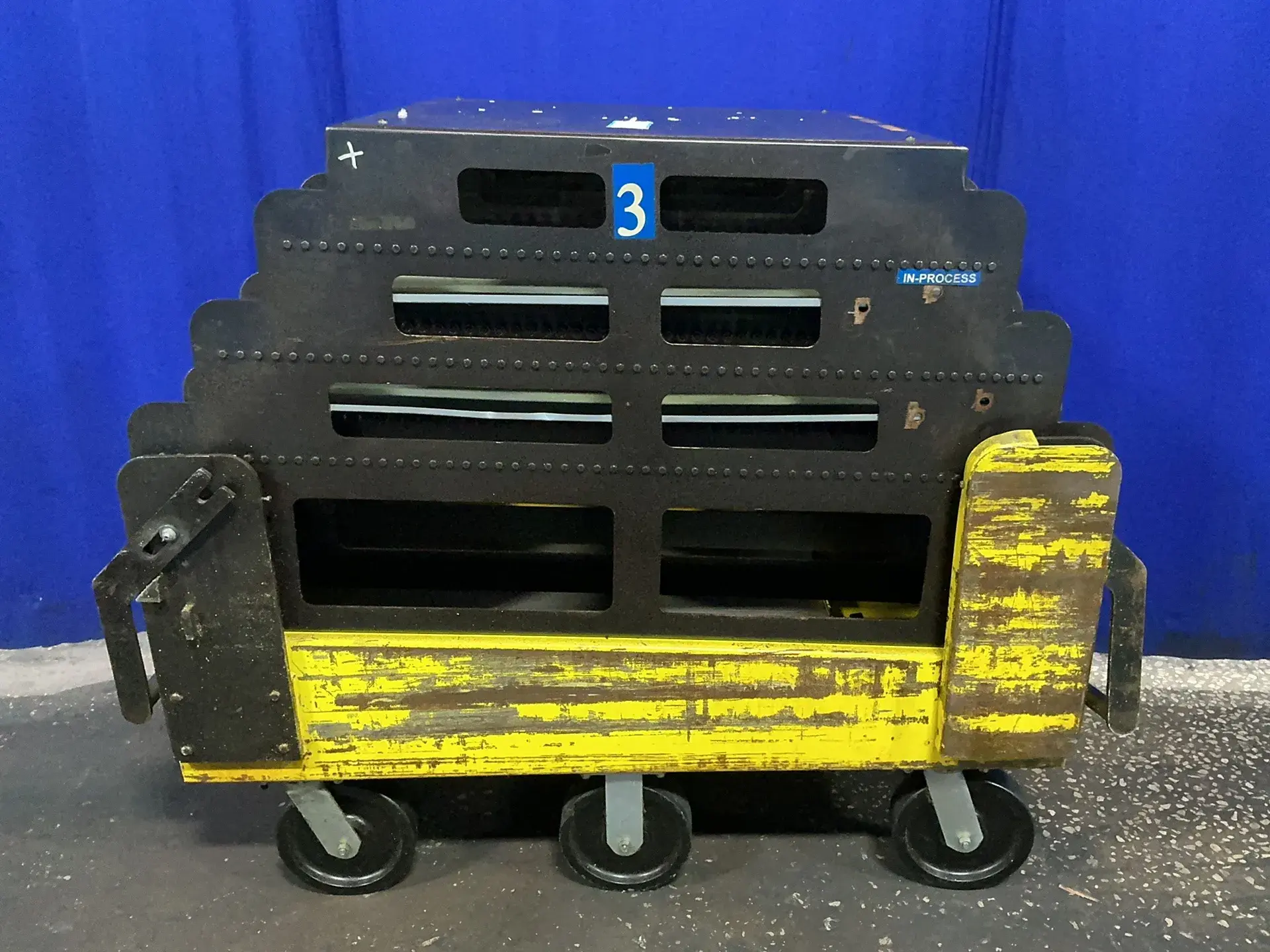 Used _UNKNOWN_ _UNKNOWN_ Tool Carts Ohio US | HGR 24 #1355855