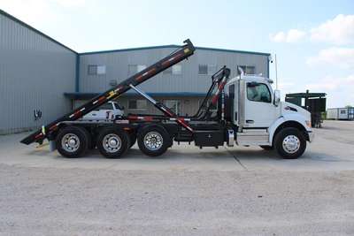 New | in-Stock 2027 PETERBILT 548 Rolloff Trucks Texas US | Roll Off Truck World #1492013