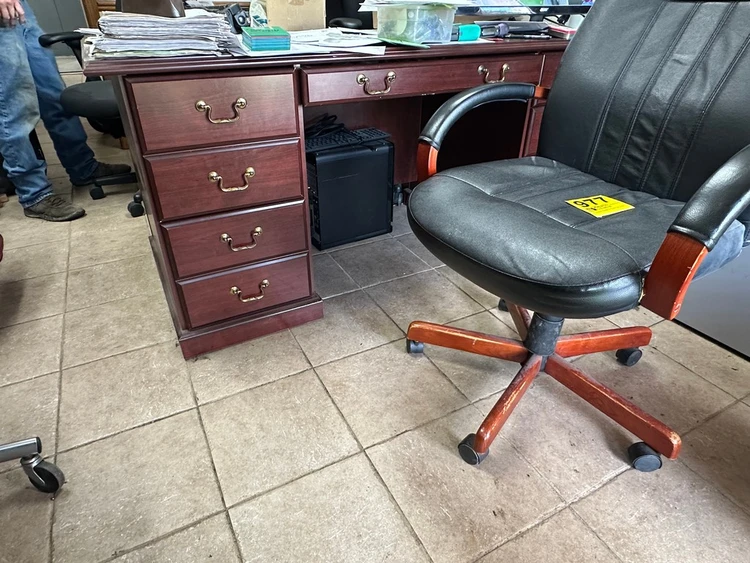 Used _UNKNOWN_ EXECUTIVE OFFICE DESK, SHELVING UNIT & CHAIR NO CONTENTS Office Equipment Illinois US | Heath Industrial Auction Services #1381266