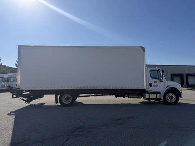 Used 2005 FREIGHTLINER BUSINESS CLASS M2 26' BOX TRUCK Box trucks Ohio US | Miedema Asset Management Group #1709406