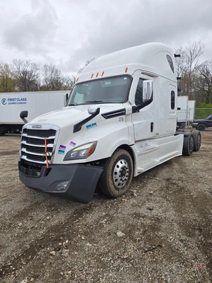 USED 2023 FREIGHTLINER CASCADIA