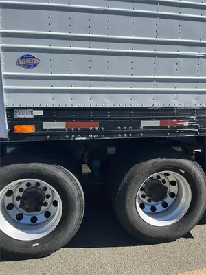 USED 2013 FREIGHTLINER CASCADIA 125