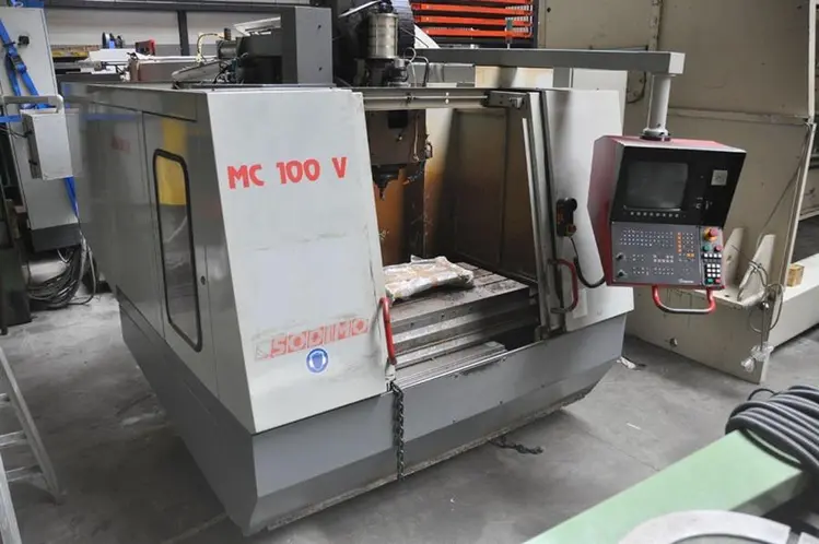 Used TOS-MAS MC100V X:1016 - Y:610 - Z: 508MM Vertical Machining Centers BE | Apt International N.V #361909