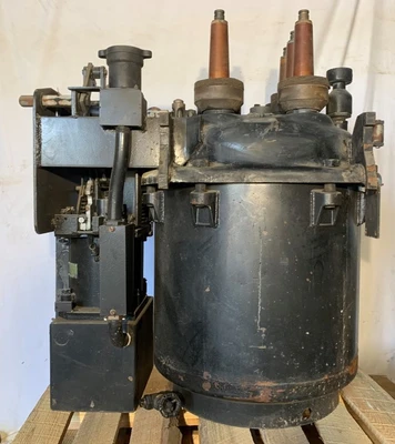 Westinghouse B-28-B Oil Circuit Breaker, 1200A, 15KV, 125V Trip