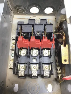 Square D H321N Heavy Duty Safety Disconnect Switch 30A 600V 3-Pole NEMA 1