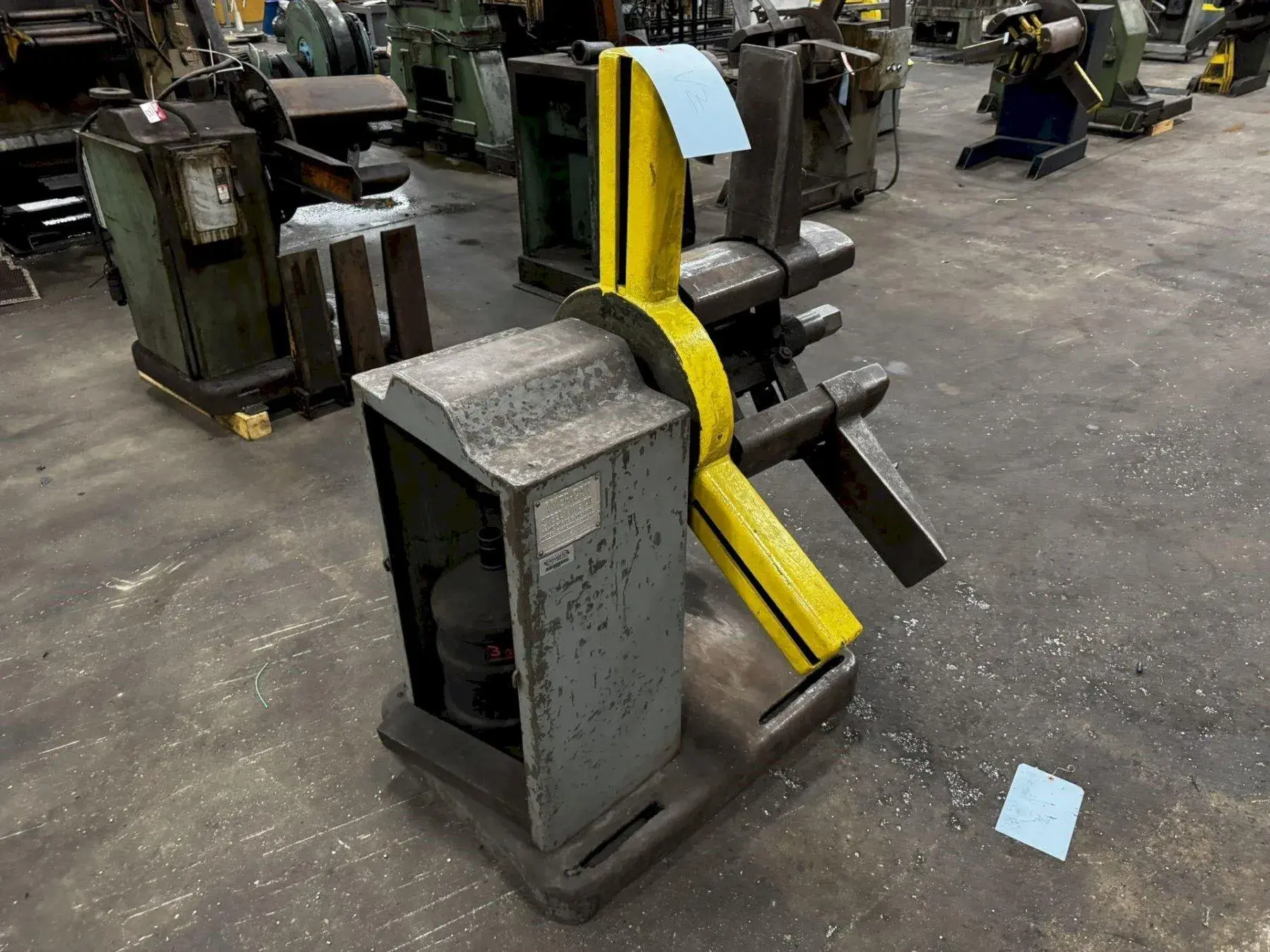 2,500 LB X 12" AMERICAN MODEL #60 PULL OFF COIL REEL UNCOILER : YOBRO #23931