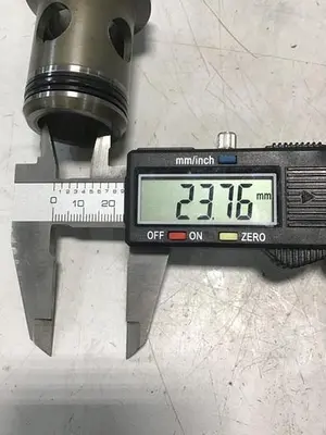 USED VICKERS 25-D10-30