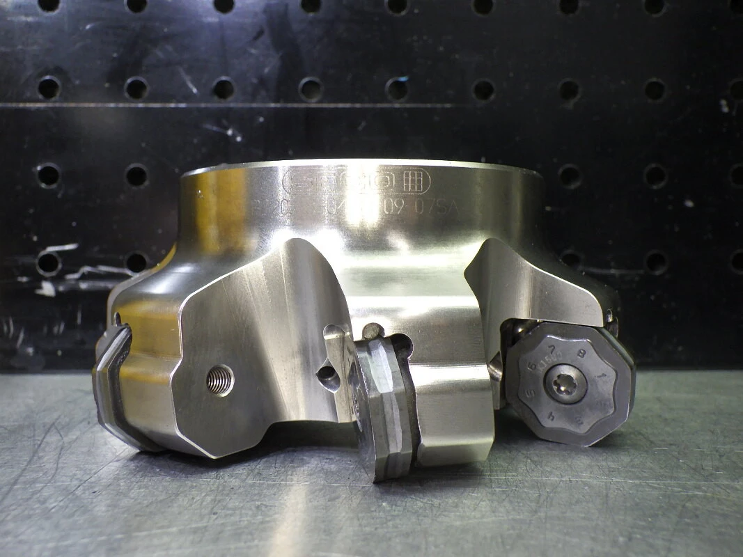 SECO 4" Coolant Thru Indexable Facemill 1.5" Arbor R220.48-04.00-09-07SA (LOC3422)