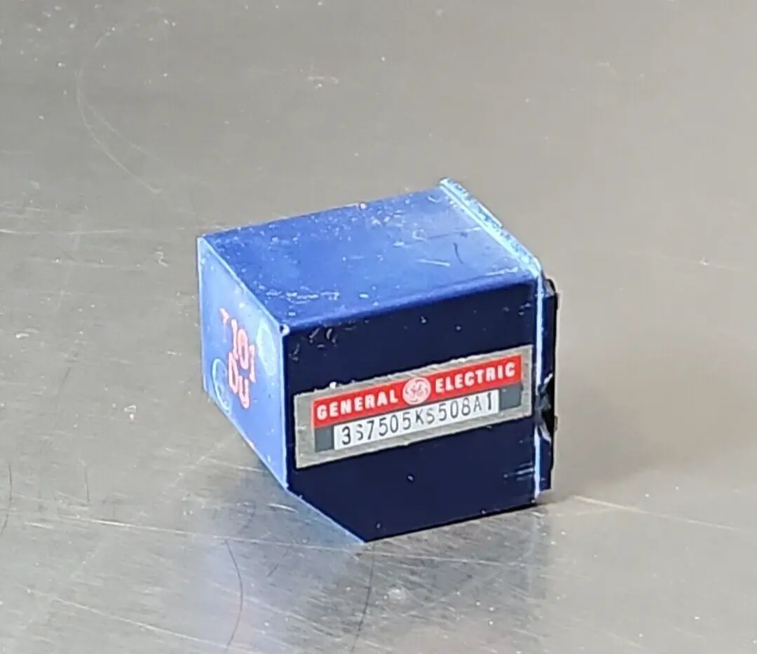 General Electric 3S7505KS508A1 photoelectric control relay 11 blade. Loc4E29