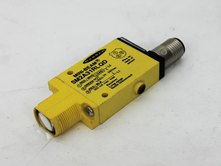 Used BANNER SM2A31RLQD Photoelectric Sensors Kentucky US | Industrial Parts R Us Inc. #357017