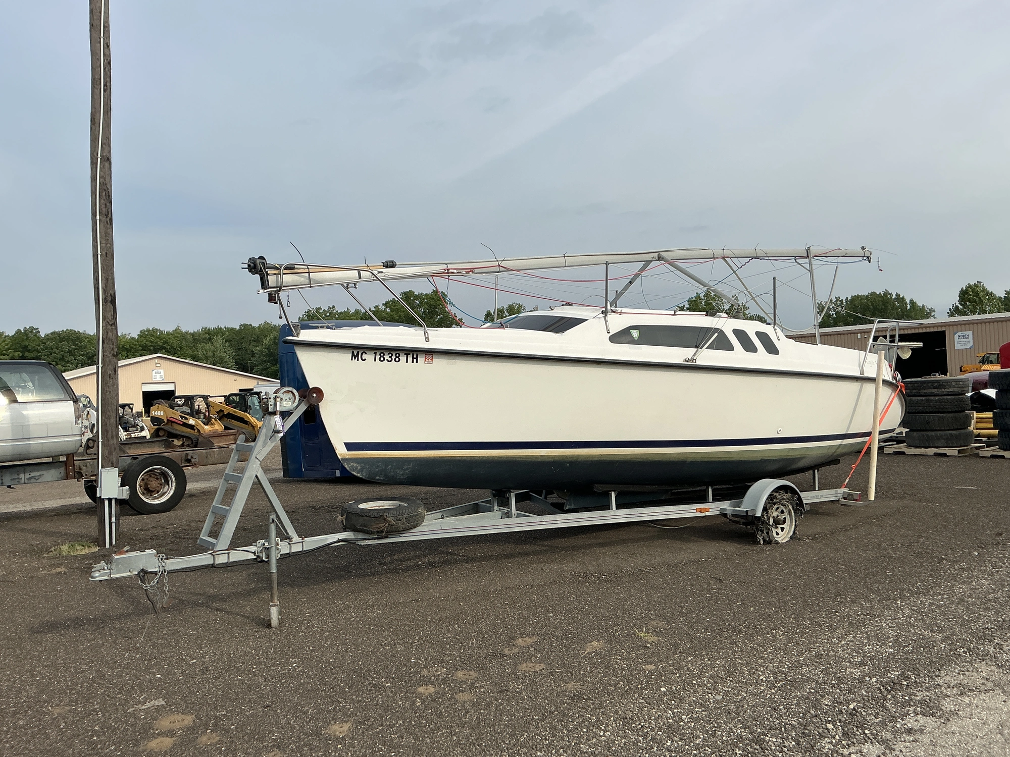 USED 1998 HUNTER TBD
