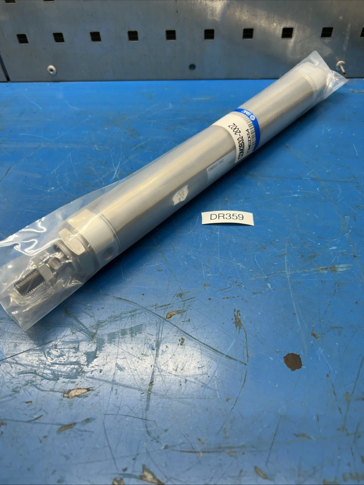 NEW SMC CDM2B32-200Z