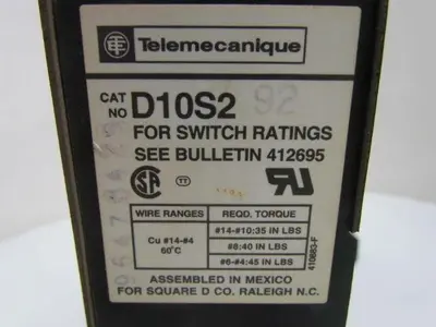 Telemecanique D10S2 60 Amp Disconnect Switch Assembly w/Handle 3-Pole