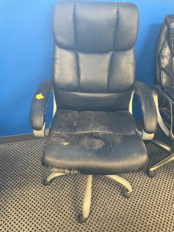 Vinyl adjustable office chair