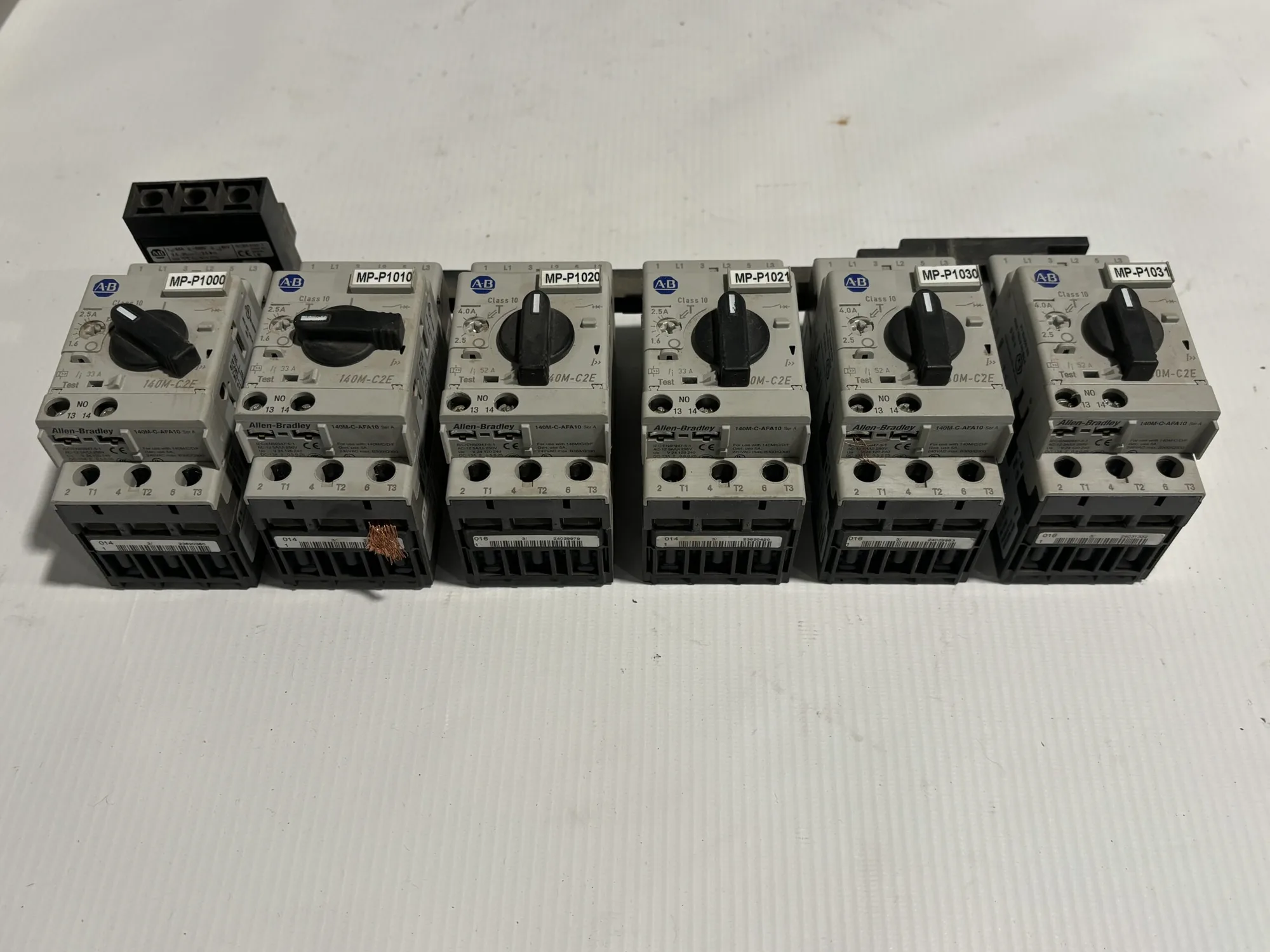 Allen Bradley 140M-C2E-B25 2.5 A Circuit Breaker Motor Starter x6