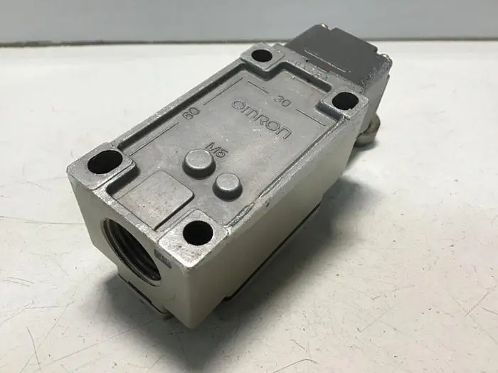 USED OMRON D4B-2115N-R