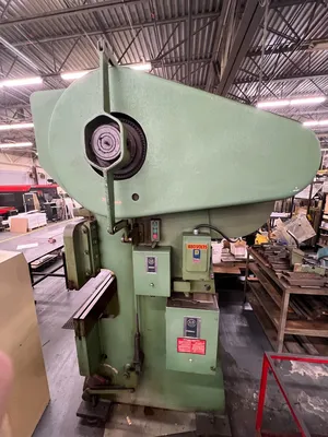 CHICAGO 810L Press Brakes | Levy Recovery Group (5)