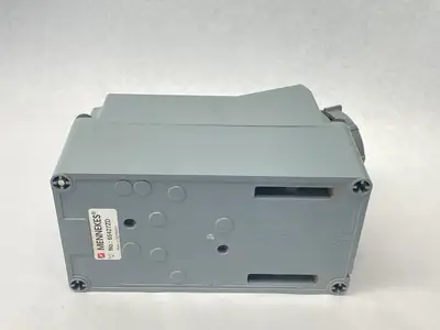 Used MENNEKES Pin & Sleeve Switched Interlock Receptacle 3-Ph 15HP 480VAC Switchgears Michigan US | Maverick Industrial Sales #1395367