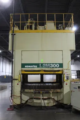 1999 KOMATSU L2M300-3BM Stamping Press | Levy Recovery Group (8)
