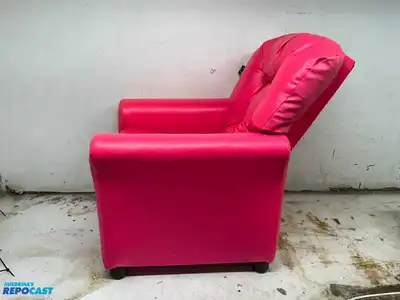 The Crew Furniture Pink Kid’s Recliner Sofa