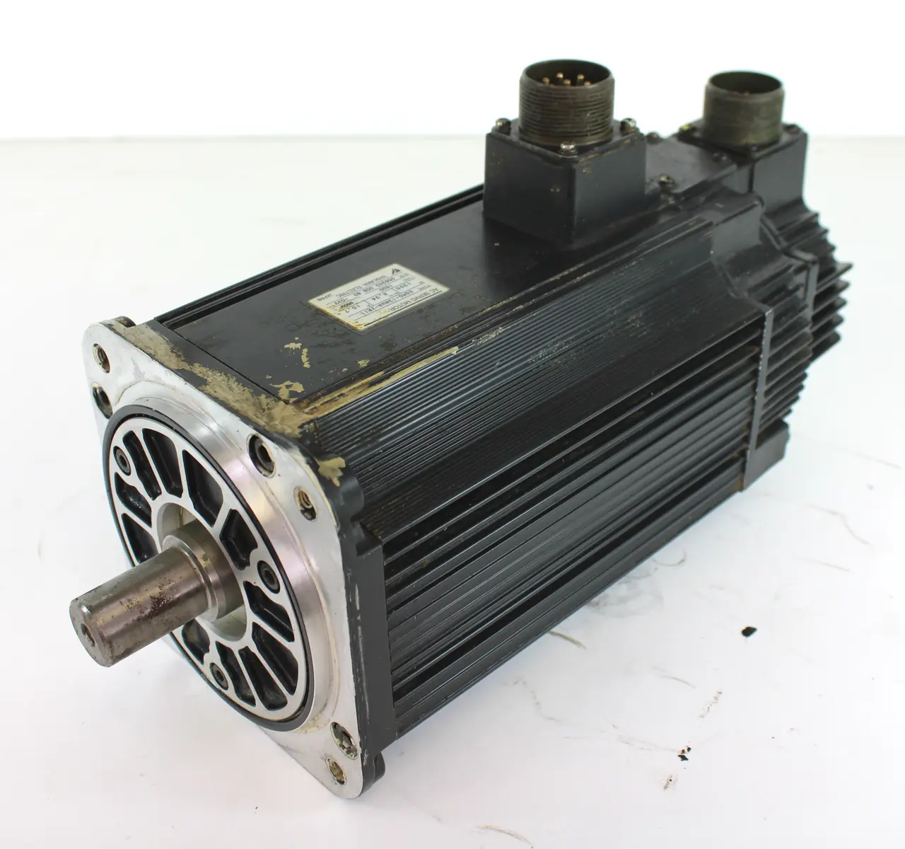 Yaskawa SGMG-13AWA-YR11 AC Servo Motor 1300W 1500 RPM 10.7A