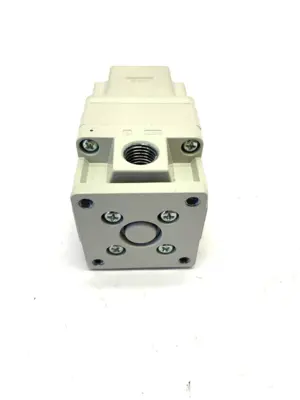 USED SMC 5B1-27D PNEUMATIC REGULATOR