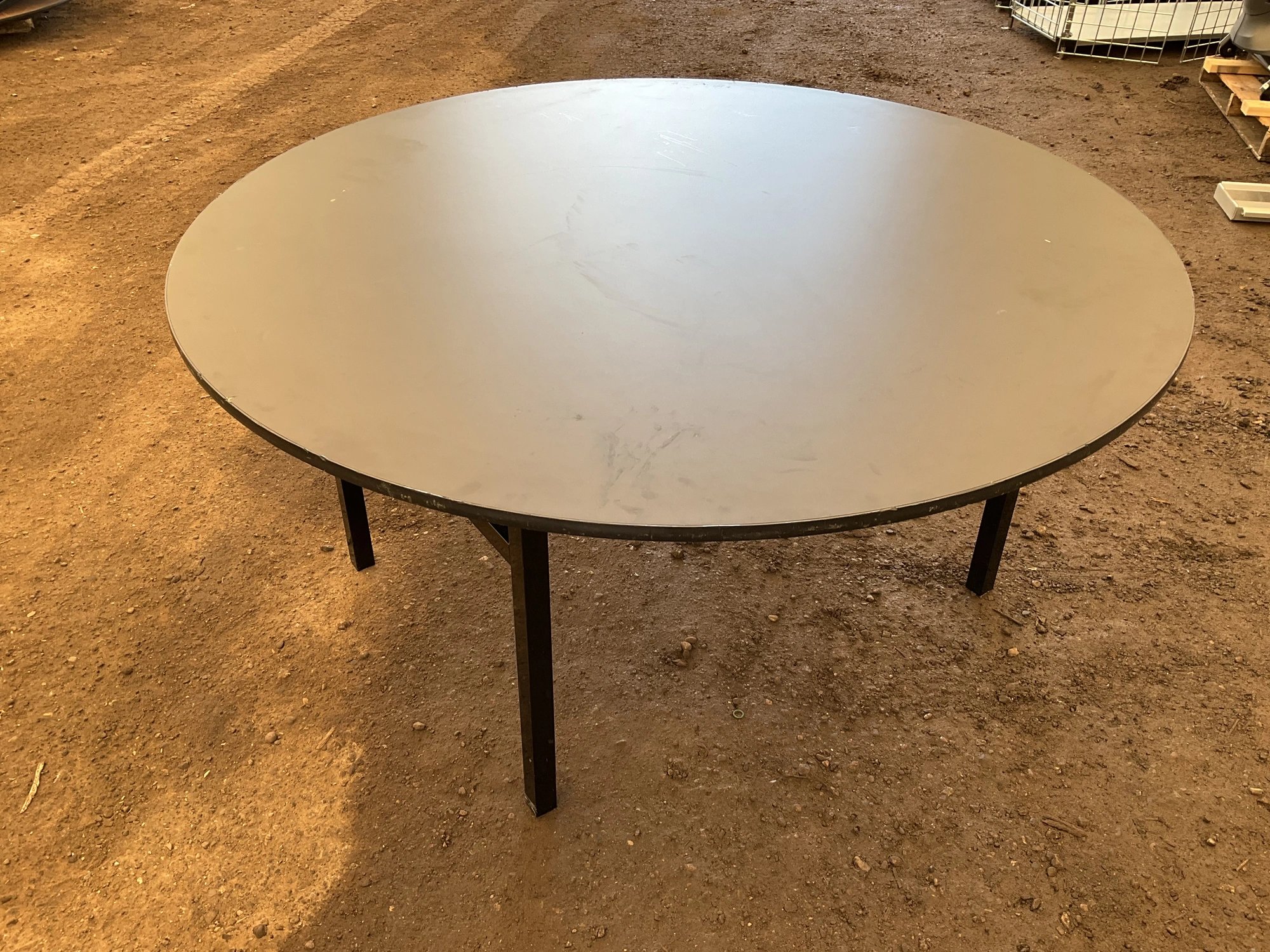 USED ROUND TABLES COLLAPSABLE