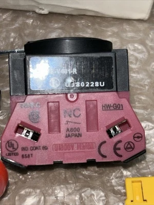 NEW IDEC HW1B-V401-R