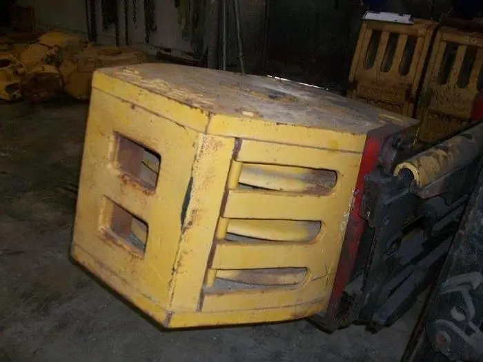 Used SKYTOP BREWSTER DTB-103 100 TON TUBING / TRAVELLING BLOCK AND HOOK Automotive Lifters Saskatchewan CA | Chad Equipment #466735