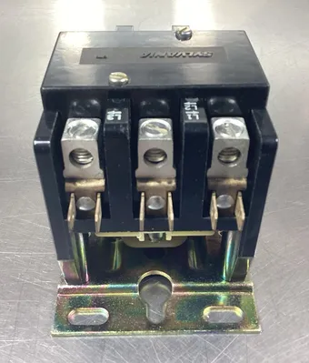 Sylvania A77-309046A-3 Contractor 24V Coil 3P 4E-27