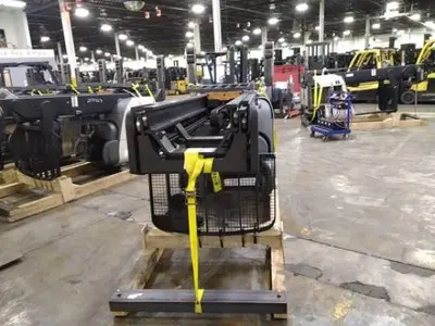 USED 2016 CROWN RR5795S-45