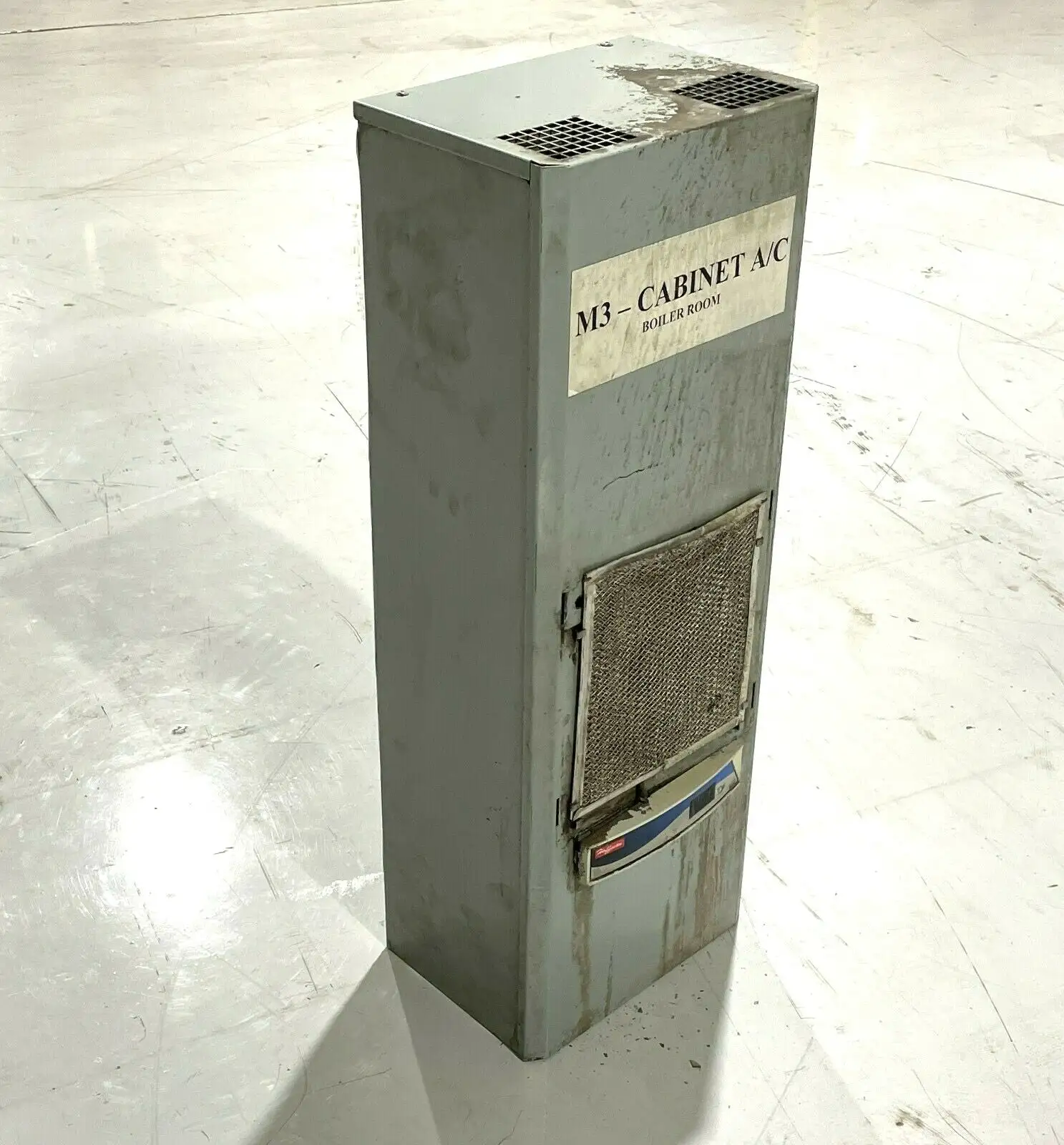 M33-0426-G009H | Hoffman APW Mclean  Air Conditioner 4000BTU 230V - For parts or not working