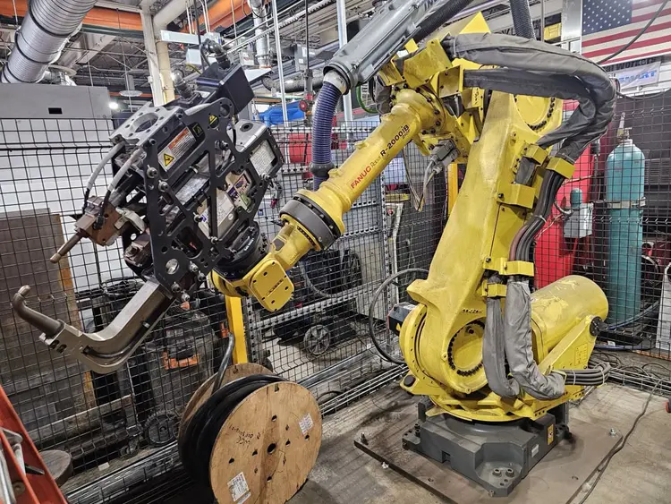 Used 2015 FANUC R-200IB/210F Robotic Welding Cells Illinois US | Revelation Machinery #450005