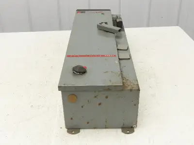 Cutler Hammer A30CDA0 Combination Motor Starter 10Hp 480V 3Ph Size 1 Fused