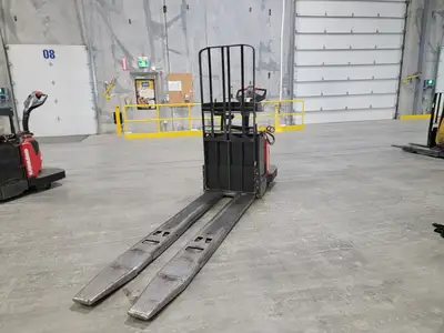 USED RAYMOND 8410