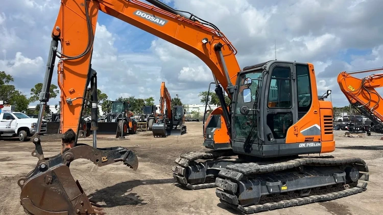 Used 2023 Develon DX140LCR-7 Excavators Florida US | Rubbl #1333421