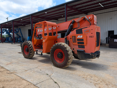 USED 2017 Skytrak 8042