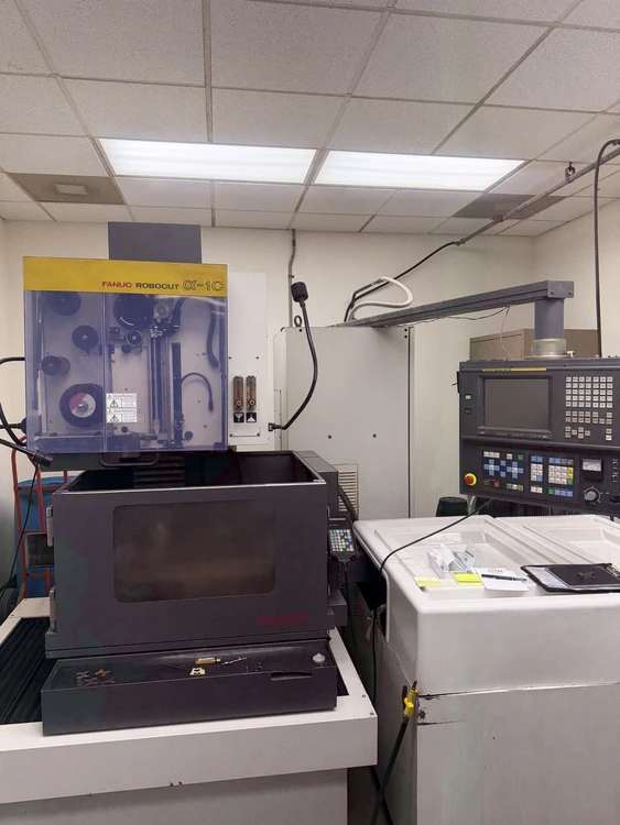 Used 1997 Fanuc ROBOCUT ALPHA 1C, 1997, 5 AXIS, XYUVZ, Wire EDM New Jersey US | Machinery Values #1266776