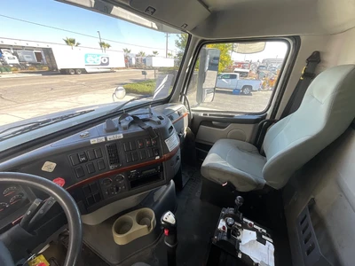Used 2011 VOLVO VHD Dump trucks California US | Big Truck & Equipment #1412190