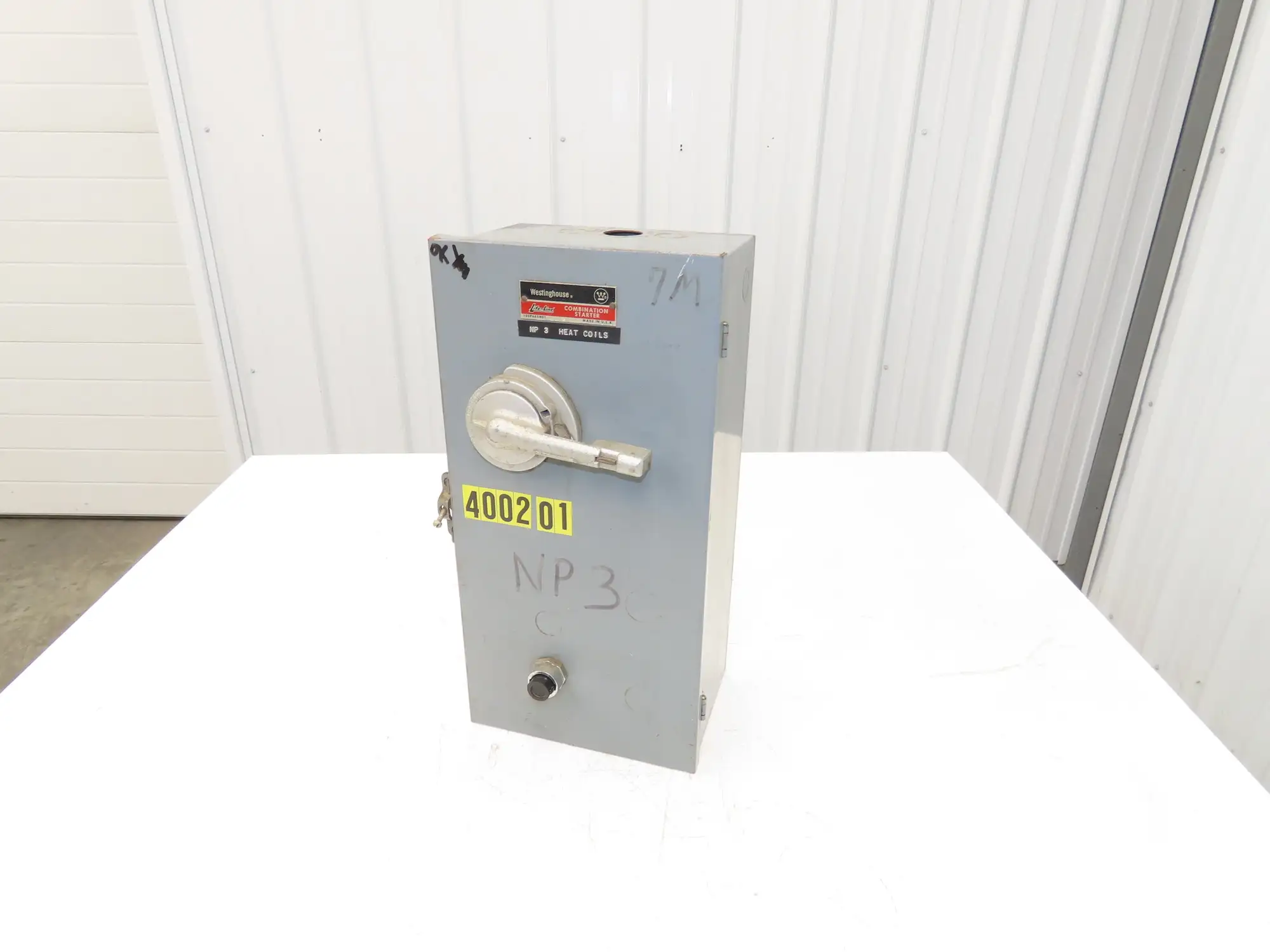 Westinghouse Life-Line Combination Motor Starter Fusible 10HP 600V 3ph 110V Coil