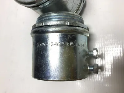 Topaz 637S 2-1/2” Steel Set Screw EMT/Rigid Conduit Connector