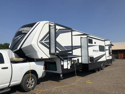 Used 2018 MOMENTUM 395M Campers, Caravans, Motorhomes Michigan US | Miedema Asset Management Group #1334425