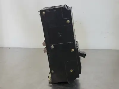 USED SQUARE D Q1390