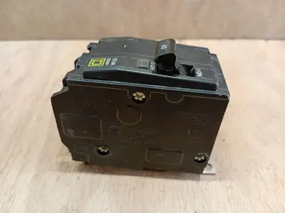 Used SQUARE D QOB240 Switchgears British Columbia CA | Lenmark #1438404