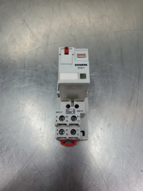 Used Siemens 3TX7109-5JF13 Relay w/3TX7144-4E6 Relay Base Relays & Switches | Palmetto Automation #1150687